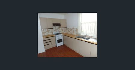 Large Family Home - Photo 5