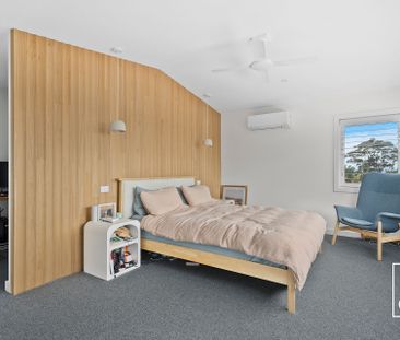 Sophisticated Coastal Haven In Luxe Location - Photo 4