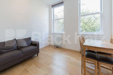 2 Bedroom, 1 bath, 1 reception Flat - Photo 2