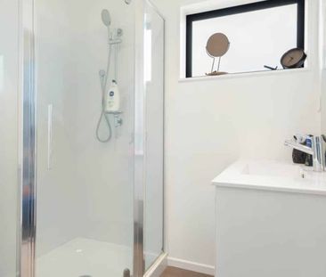 Luxury 2 Bedroom House in Glendene - Photo 5