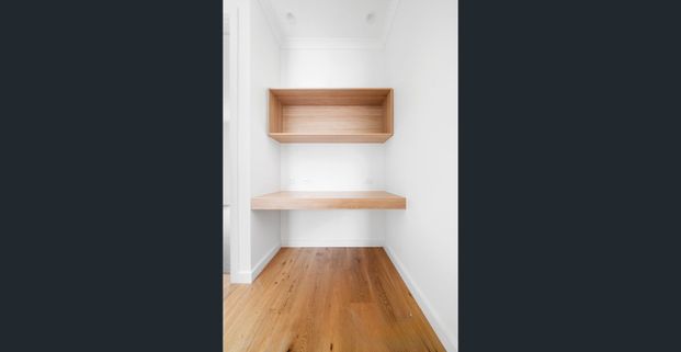 Stunning, brand new, CBD fringe - Photo 1