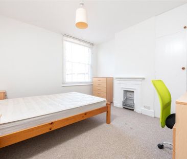 4 bedroom terraced house to rent - Photo 3