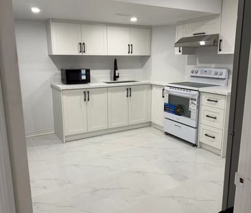 For Lease - 133 Strathearn Avenue, Richmond Hill, Ontario - Photo 5