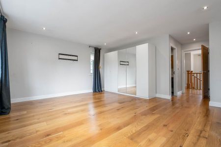 4 bedroom detached house to rent - Photo 3