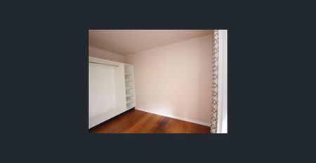 Warm and inviting home that’s perfectly located. - Photo 3