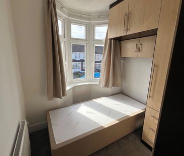 Room in a Shared House, Bexhill Road, N11 - Photo 4