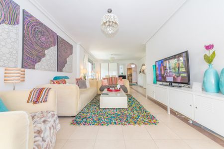 789696 - Apartment for rent Nueva Andalucía, Marbella, Málaga, Spain - Photo 2