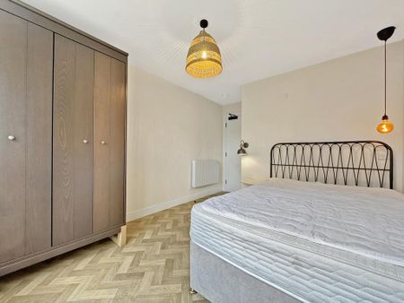 1 bedroom in a house share to rent - Photo 2