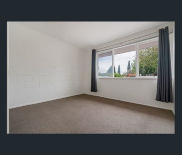 Convenient Living Near Frankston's Heart - Photo 3