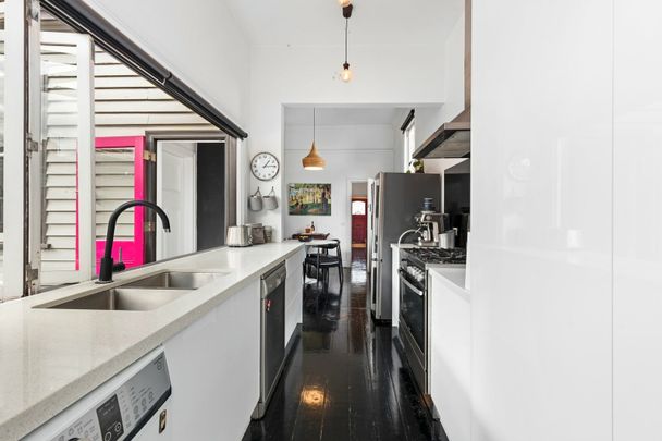 Register to Inspect // Charming Edwardian in the Heart of Seddon - Photo 1