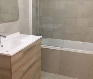 Appartement 4 pièces 89m2 REIMS 980 euros - Photo 3