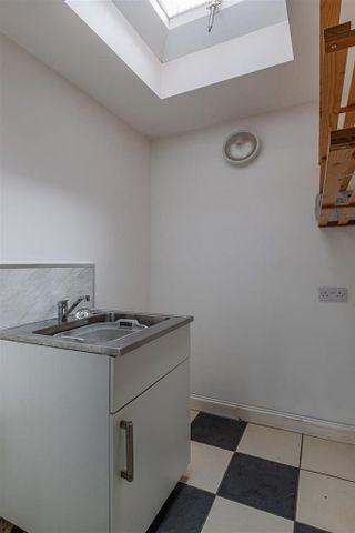 4 bedroom terraced house to rent - Photo 5