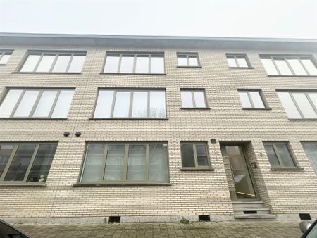 Rustig gelegen 2-slaapkamer appartement met terras in Edegem! - Photo 2