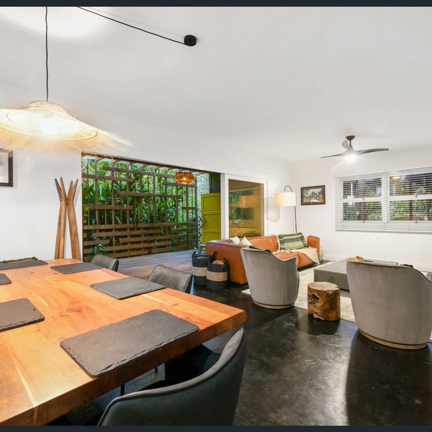 21 Hastings Street, Annerley QLD 4103 - House For Rent | Domain - Photo 1