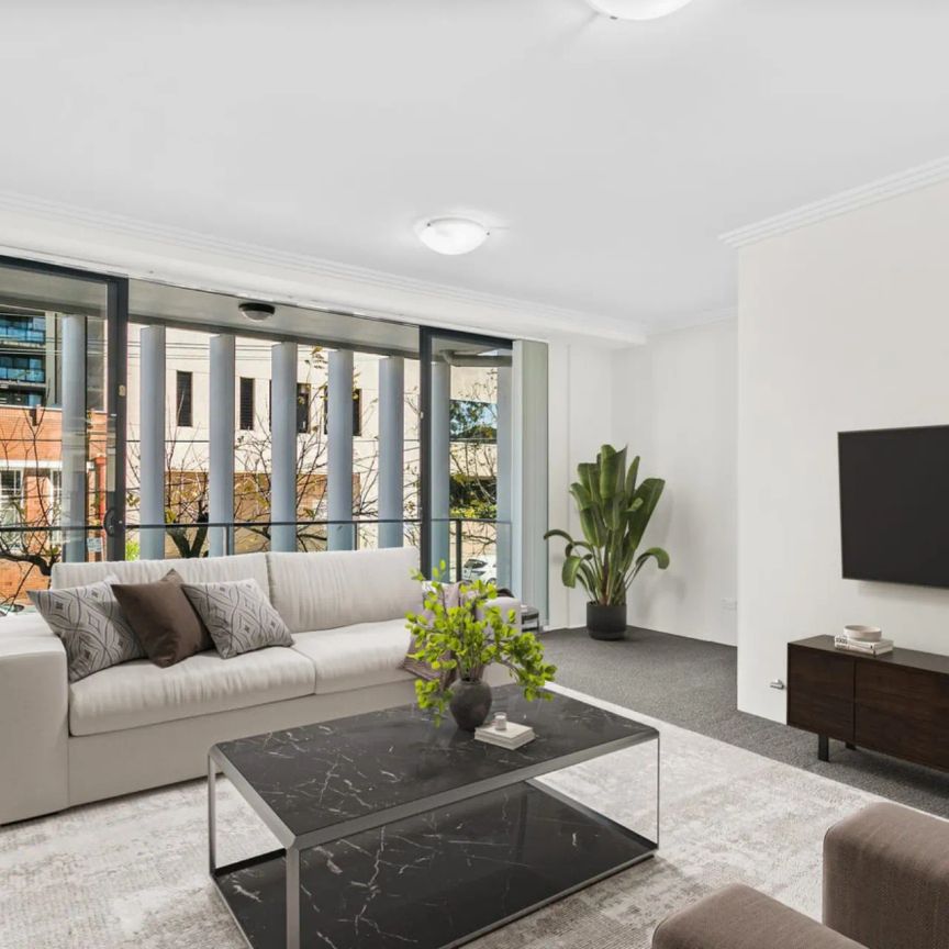 Immaculate Two-Bedroom Apartment - Photo 1