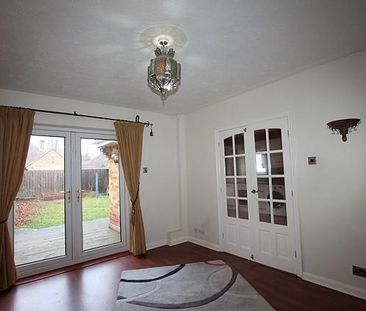 3 bedroom semi-detached bungalow to rent - Photo 5