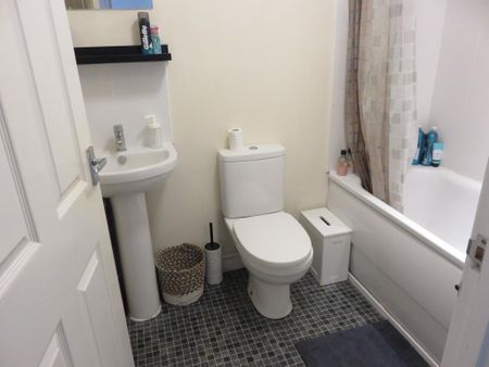 2 bedroom terraced house to rent - Photo 5