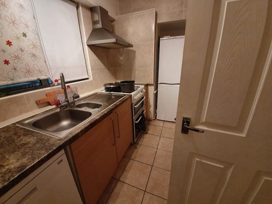 Room in a Shared Flat, Hickes House, NW6 - Photo 1