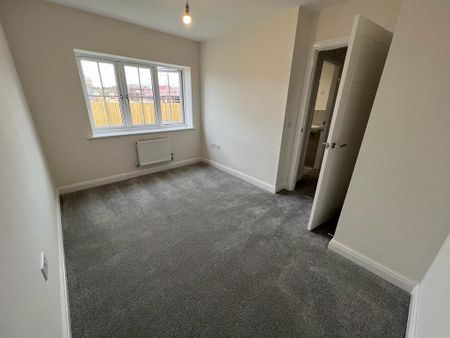 3 bedroom semi-detached house to rent - Photo 5
