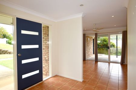 BREAK LEASE :: FULLY AIR CONDITIONED FAMILY HOME IN POPULAR CLINTON - Photo 3