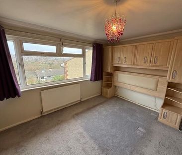 4 bedroom semi-detached house to rent - Photo 6