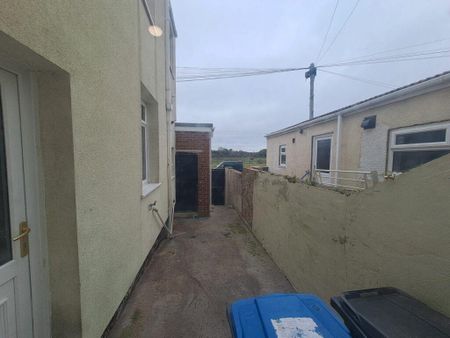 4 bedroom house to rent - Photo 3