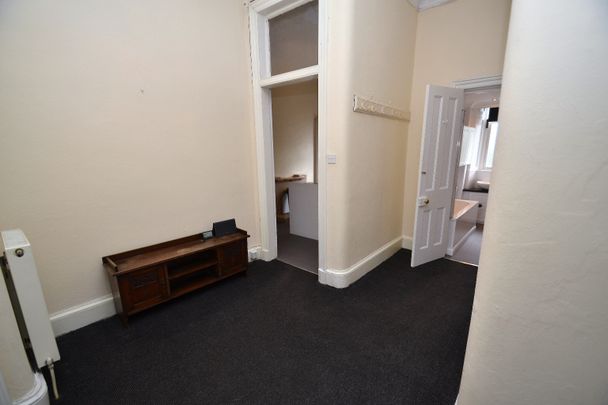 2 bed flat to rent in Whitefield Road, Glasgow, G51 - Photo 1