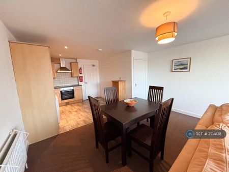 3 bedroom maisonette to rent - Photo 4