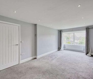 The Avenue, Worcester, KT4 - Photo 1