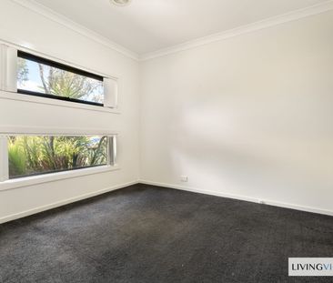 Spacious 4-Bedroom Family Home in Prime Tarneit Location - Photo 2