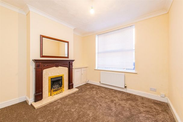 2 bed House - Mid Terrace To Let - Photo 1