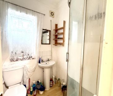 4 bedroom terraced house to rent - Photo 3