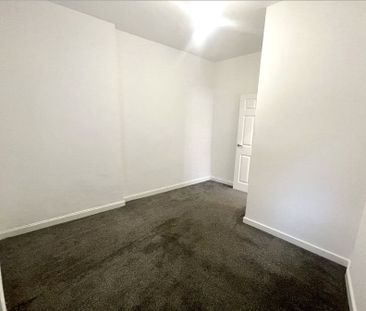 Queens Road, Aldershot, Hampshire, GU11 - Photo 2