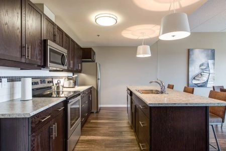 300 Assiniboine — Parkview I - Photo 2