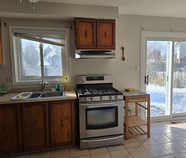 For Lease - 121 Purvis Crescent, Toronto, Ontario - Photo 2