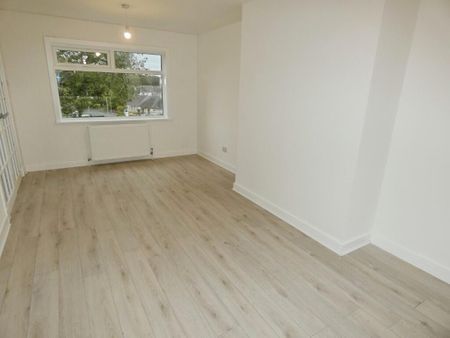 3 bedroom end of terrace house to rent - Photo 2