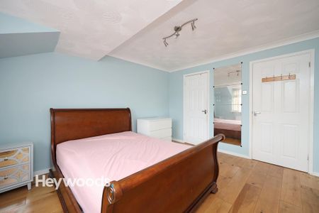 4 bedroom detached house to rent - Photo 4