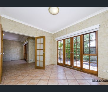 Spacious Two-Bedroom Townhouse in Subiaco - Photo 2