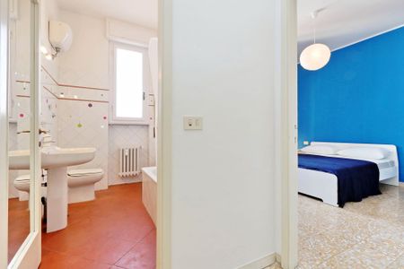 Bright room in Via Bellini - Photo 2
