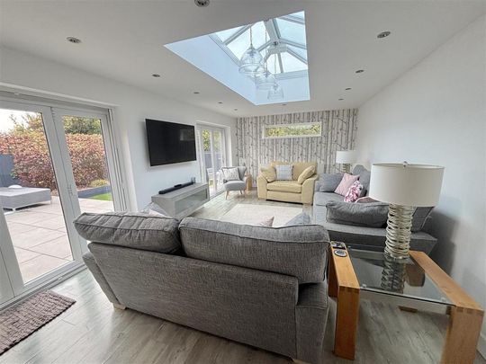 4 bedroom house to rent - Photo 1