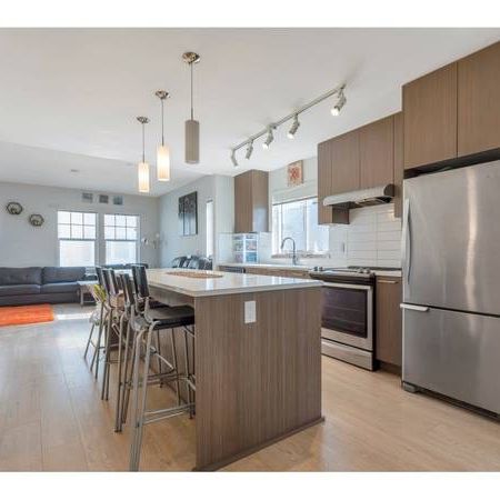 Corner Unit Townhouse in Abbotsford! - Photo 3