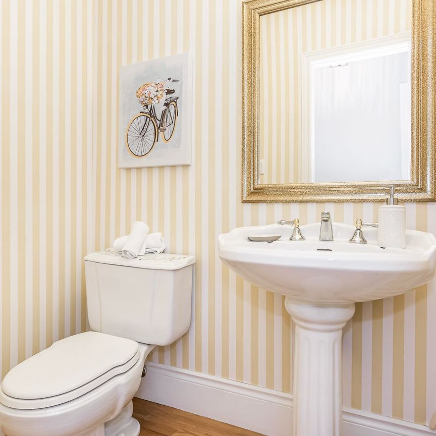 For Lease - 383 Maplehurst Avenue, Oakville, Ontario - Photo 1