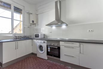 Room with views in Avenida Gran Vía Germanías