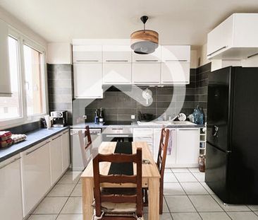 Appartement 4 pièces 72m2 REIMS 320 euros - Photo 2