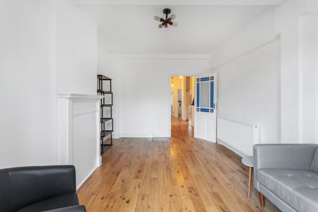 2 Bed Flat, The Green, W5 - Photo 3