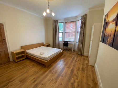 2 bedroom ground floor flat to rent - Photo 4