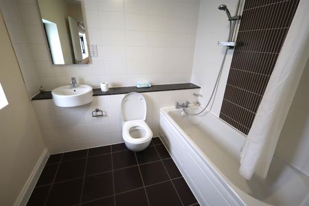 Corner Farm Place Pennine Way, HP2 5PN, Hemel Hempstead - Photo 5