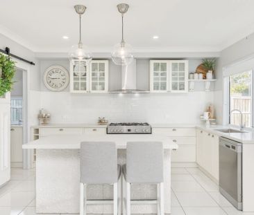 A Home of Distinction - Where Elegance Meets Everyday Life - Photo 4