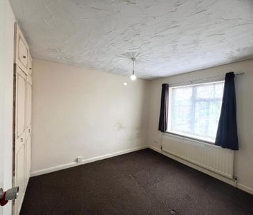 3 bedroom end of terrace house to rent - Photo 2
