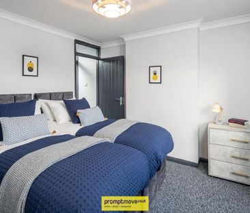 4 bedroom end of terrace house to rent - Photo 3
